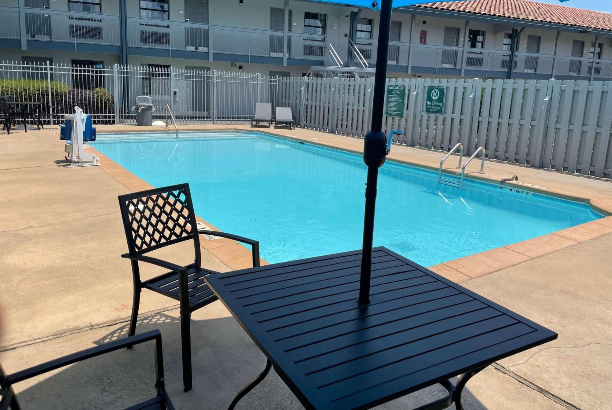 Travelodge By Wyndham Tuscaloosa Eksteriør billede